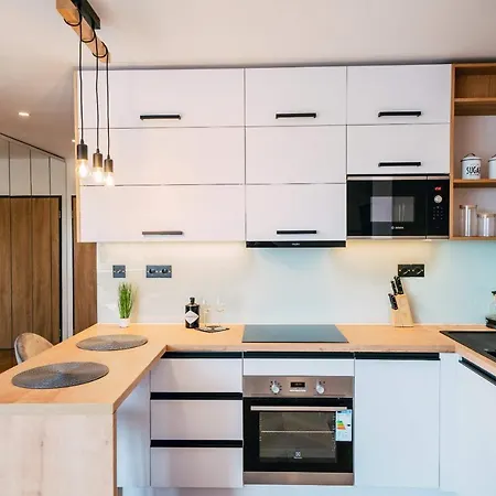 Luxury W. Views In Old Town * 科希策