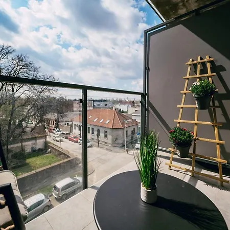 Luxury W. Views In Old Town شقة *